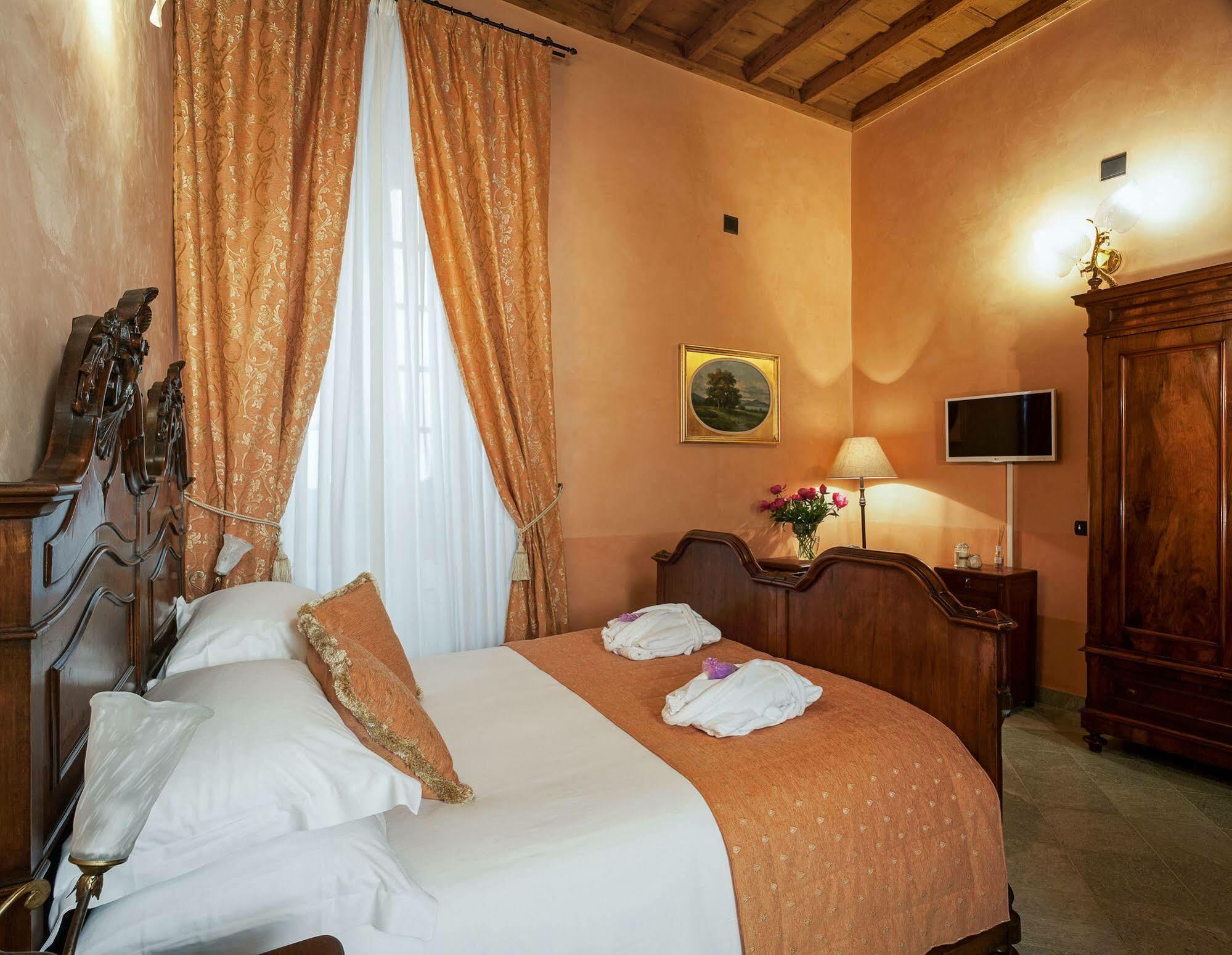 الشقق الفندقية ليتْسّينوفي  Palazzo Del Vicere المظهر الخارجي الصورة